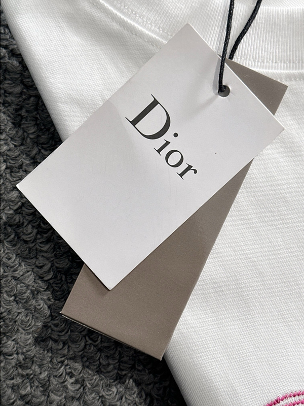 ブランドTシャツ角部分ディテール